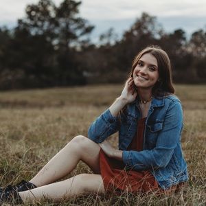 Meet your Posher, Abigail